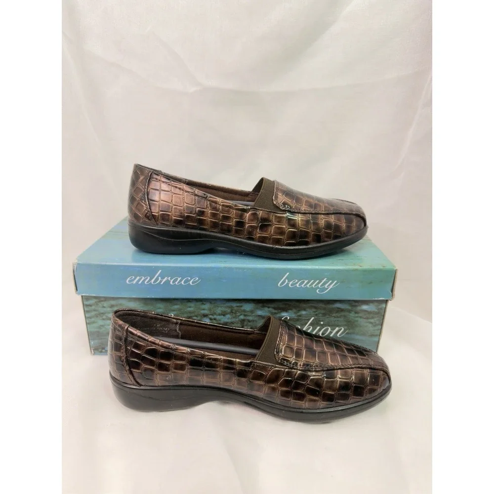 Easy Street Gage Womens 7M Copper Croc Comfort Loafers New In Box Metallic DS